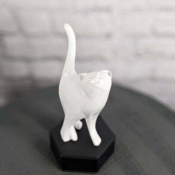 Ceramic white cat figurine - Picture 4 of 7